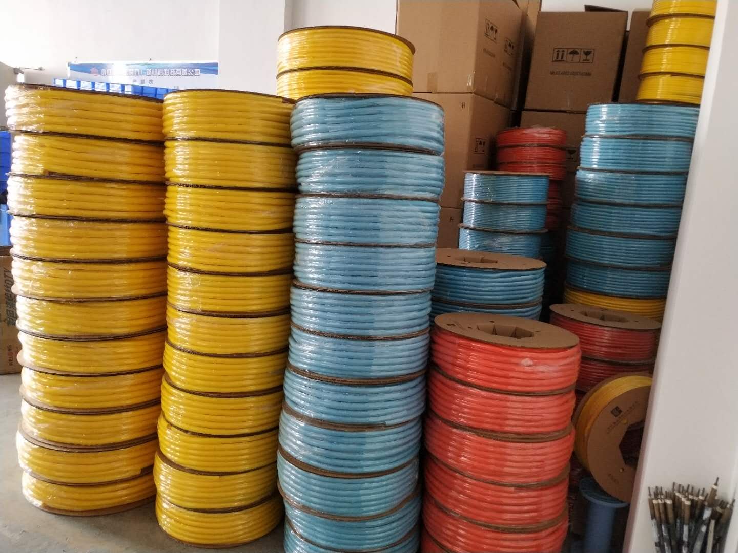 彩色開口自卷式套管大量生產(chǎn)中歡迎下單！